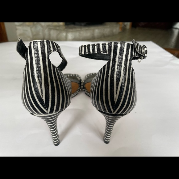 Women size 37 C La Canadienne shoe - Picture 2 of 5